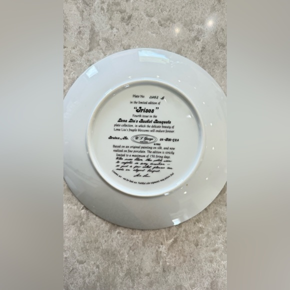 4 Lina Liu Collector’s Plates - Picture 5 of 9